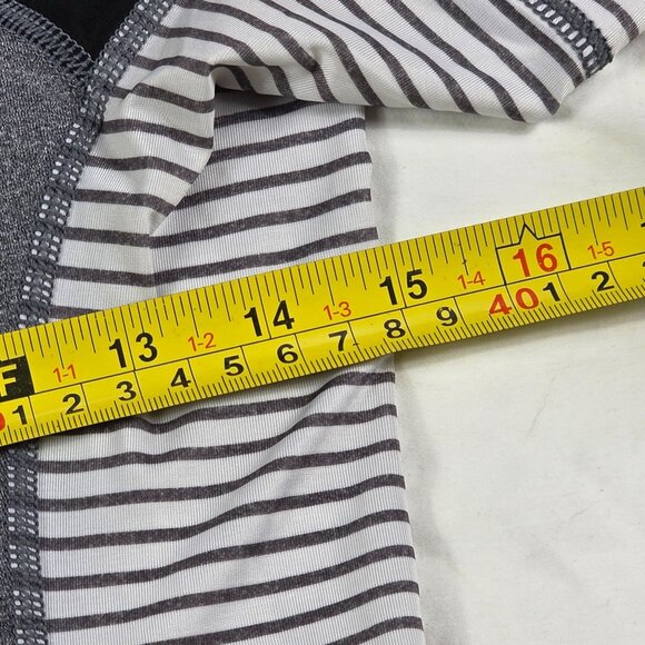 Rip Curl Rash Guard Womens Large Black Gray Surf Top Short Sleeve UPF 50+ - Picture 6 of 8